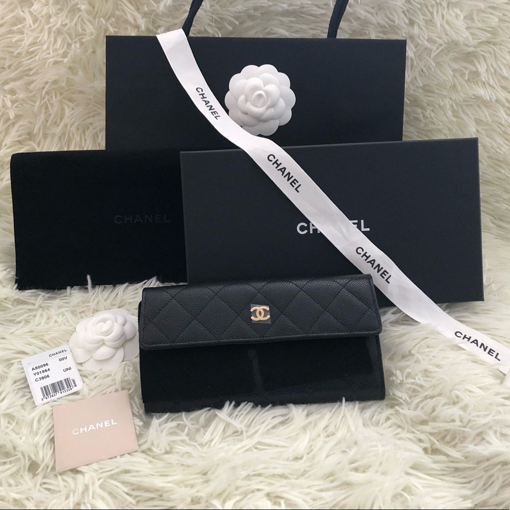 Chanel Wallet - Picture 2 of 13